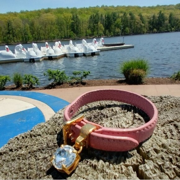 Elegant Pink and Gold Bracelet with Crystal Charm - Picture 2 of 11